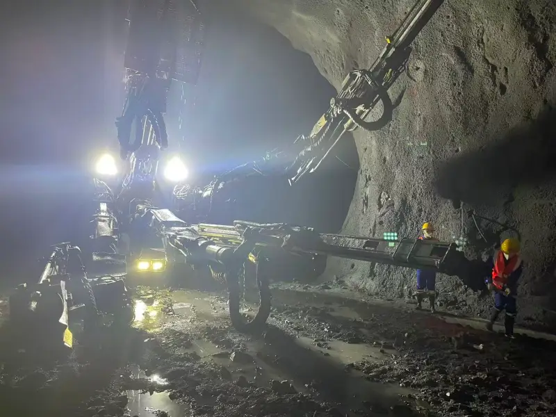 Informe de pruebas de barras de perforación MF T38-R32 y brocas R32 en Iron Mine-1